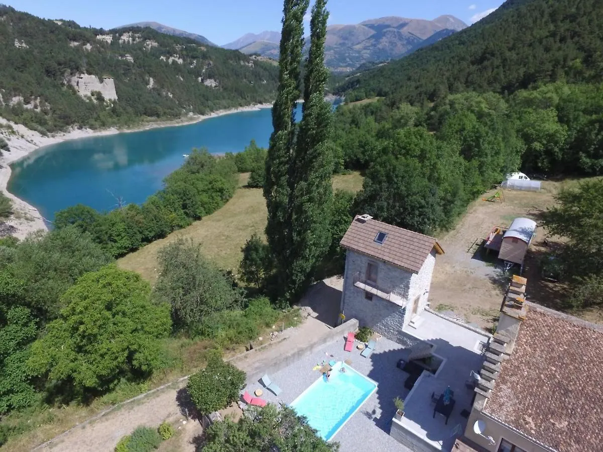 La Roulotte Du Mas Du Lac - Spa Et Detente Hotel Monestier-D'Ambel France